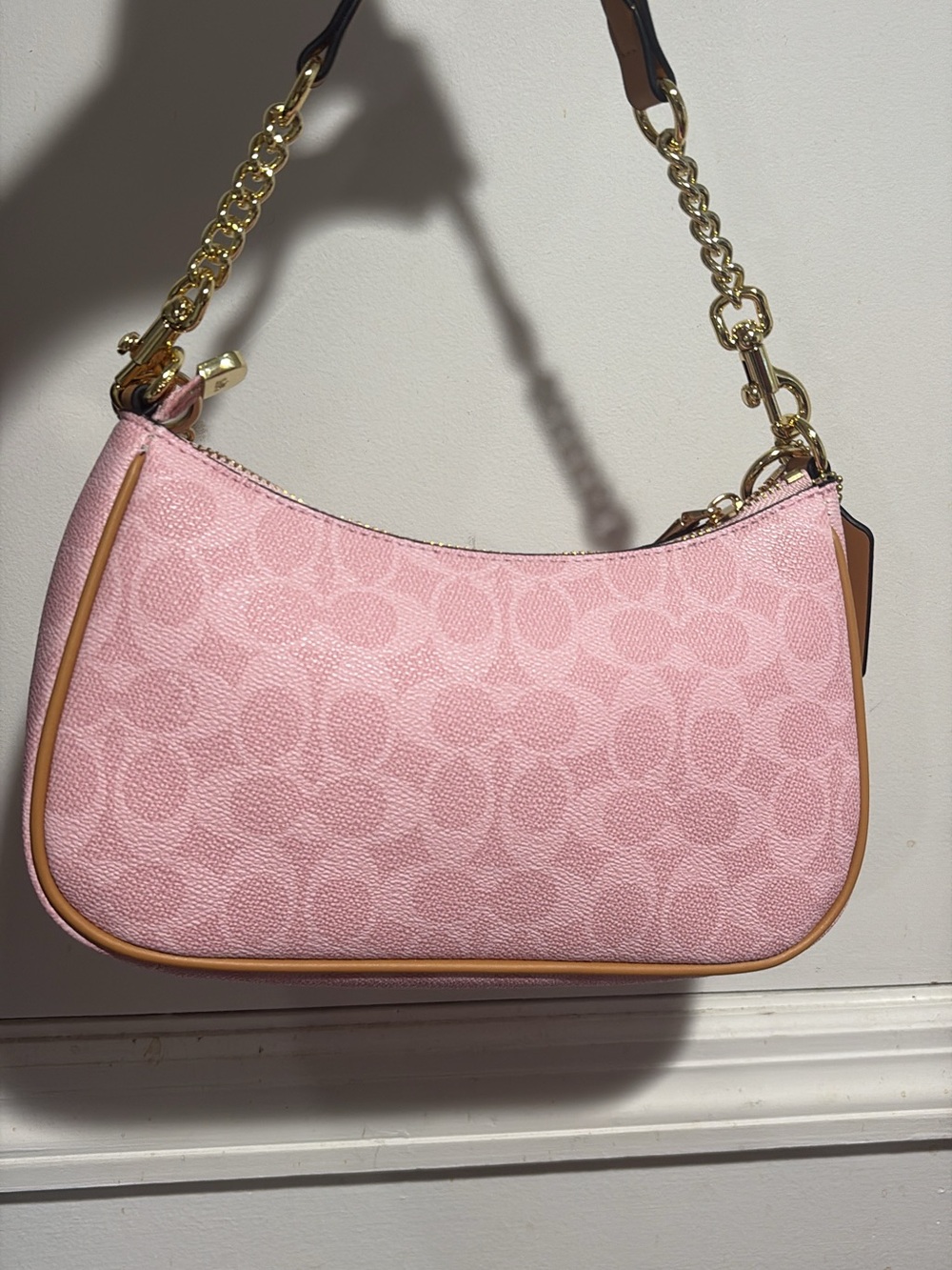 Coach Pink Signature Chain Shoulder Bag - Picture 3 of 6